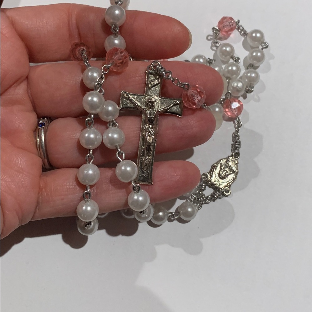 Vintage rosary w faux pearls and stainless wire 30” w cross and Mary and Jesus - Picture 6 of 6